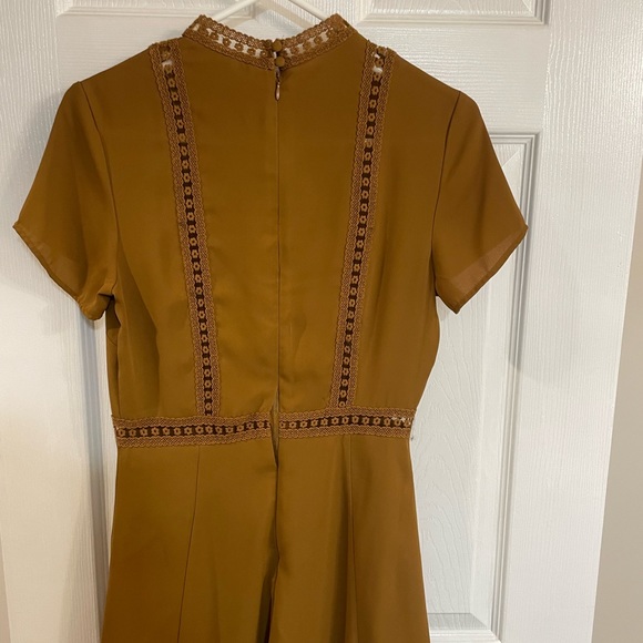 Mustard coloured high neck dress - Picture 2 of 4